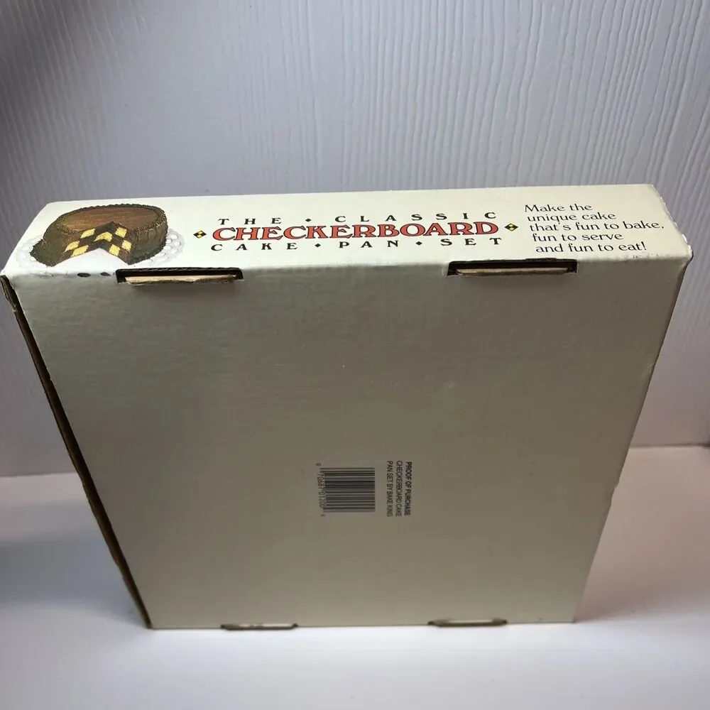 The Classic Checkerboard Cake Pan Set︱Box and Instructions Included